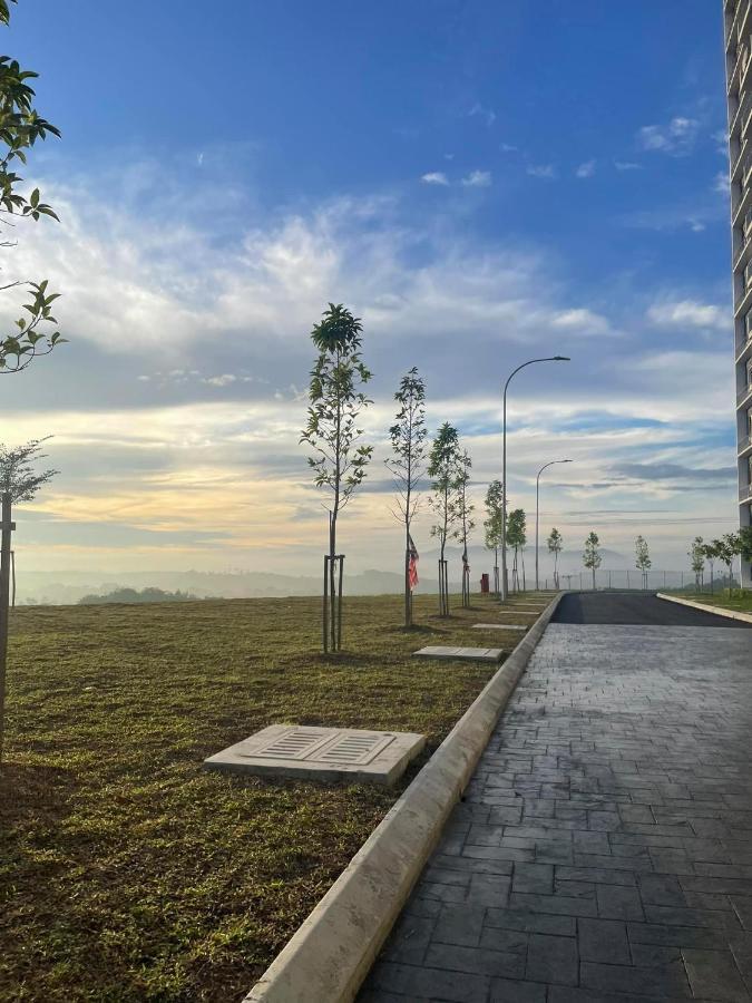 D'Rinie Sky Homestay Kajang Luaran gambar