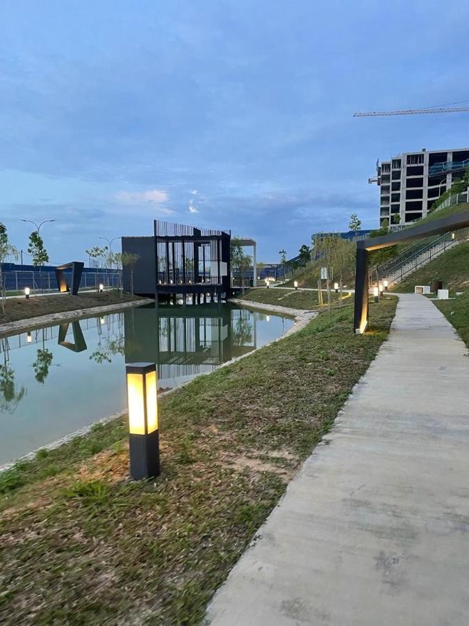 D'Rinie Sky Homestay Kajang Luaran gambar